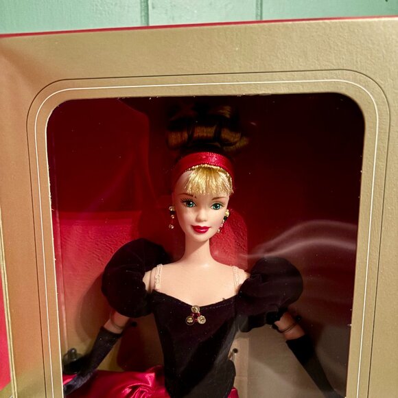 Barbie Winter Splendor Vintage 1998 Avon Special Edition Doll New In Box NRFB - Picture 2 of 9